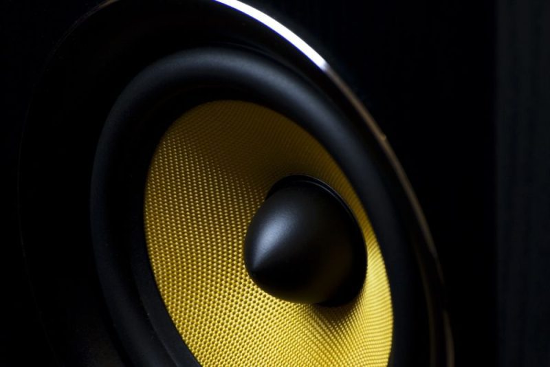 Comparativa de bocinas JBL vs Sony