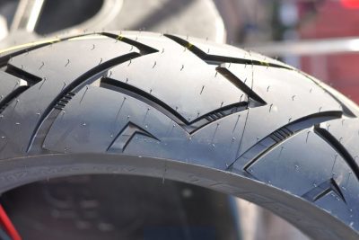 Equivalencias de medidas de neumáticos para motos: Guía completa y actualizada