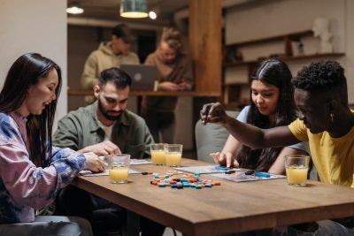 Cómo elegir un juego de mesa según el tipo de grupo con el que juegas