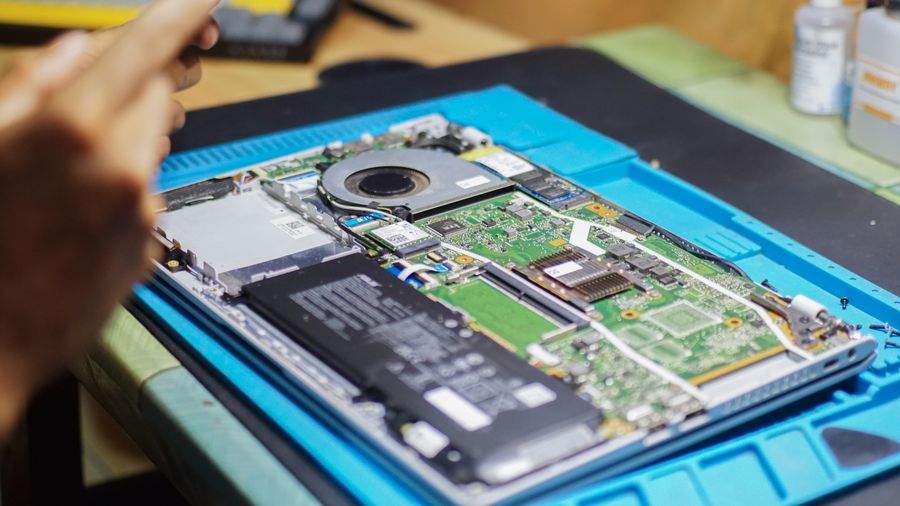 Reparación y mantenimiento de laptop
